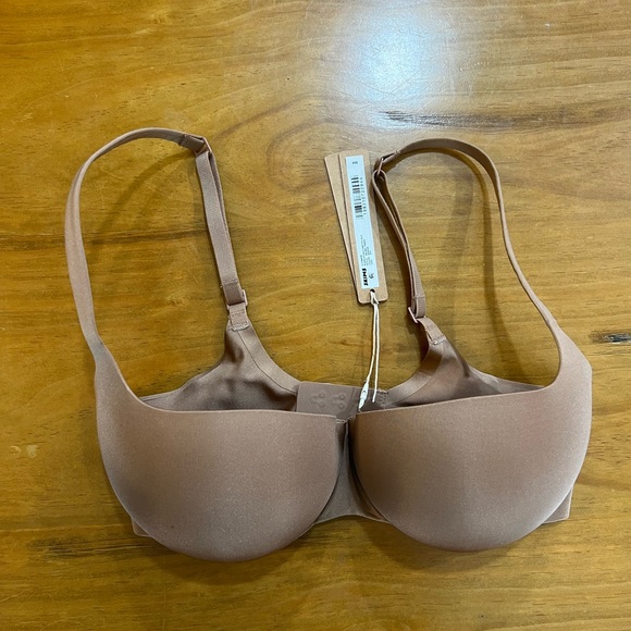 SKIMS Ultimate Balconette Push Up Bra - Picture 4 of 6